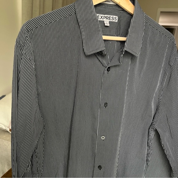 Express Men’s Black/white Fitted Longsleeve Striped Button Up Size XL 17-17.5 - Picture 3 of 14